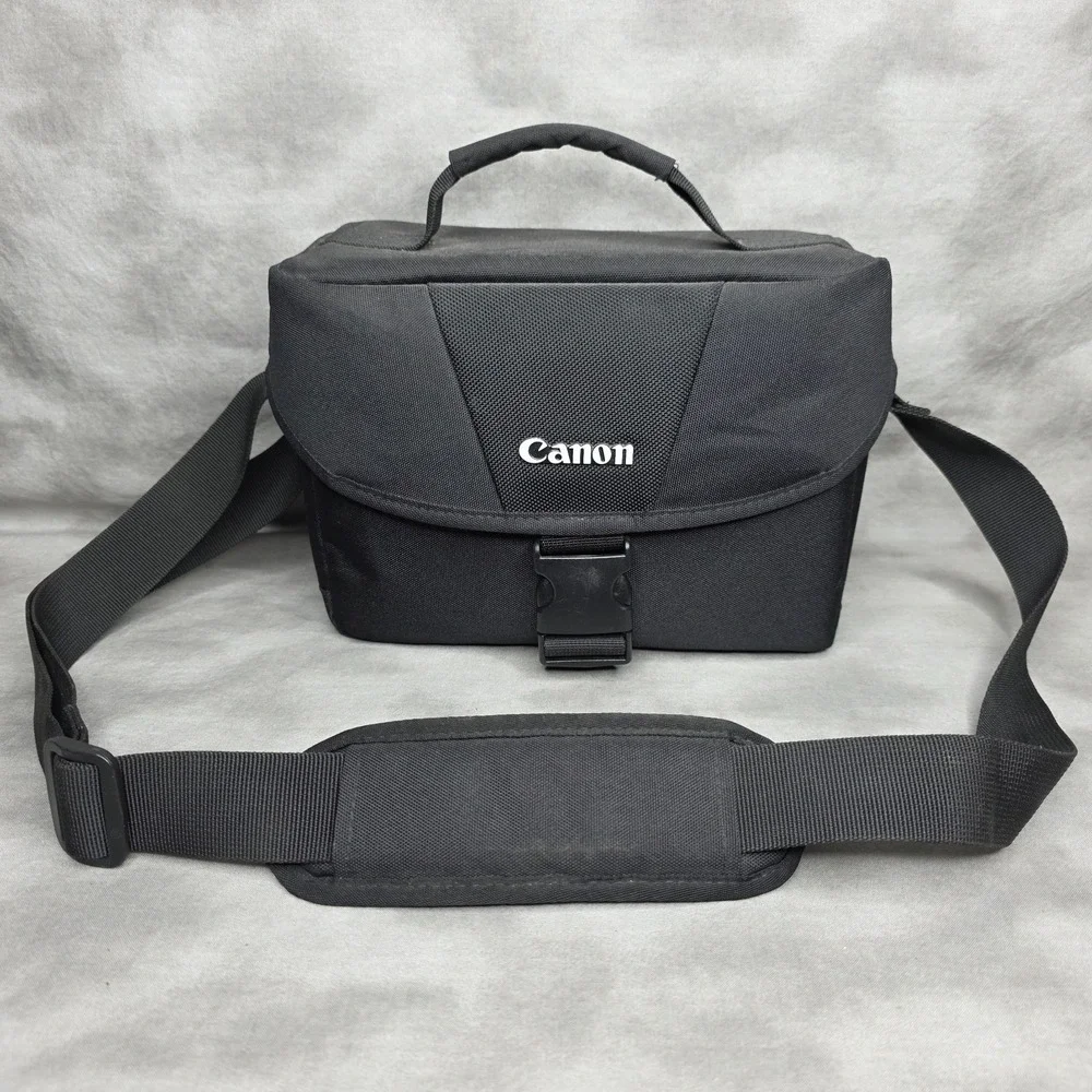 Canon camera shoulder